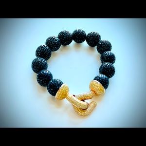 Stingray bracelet with clasp